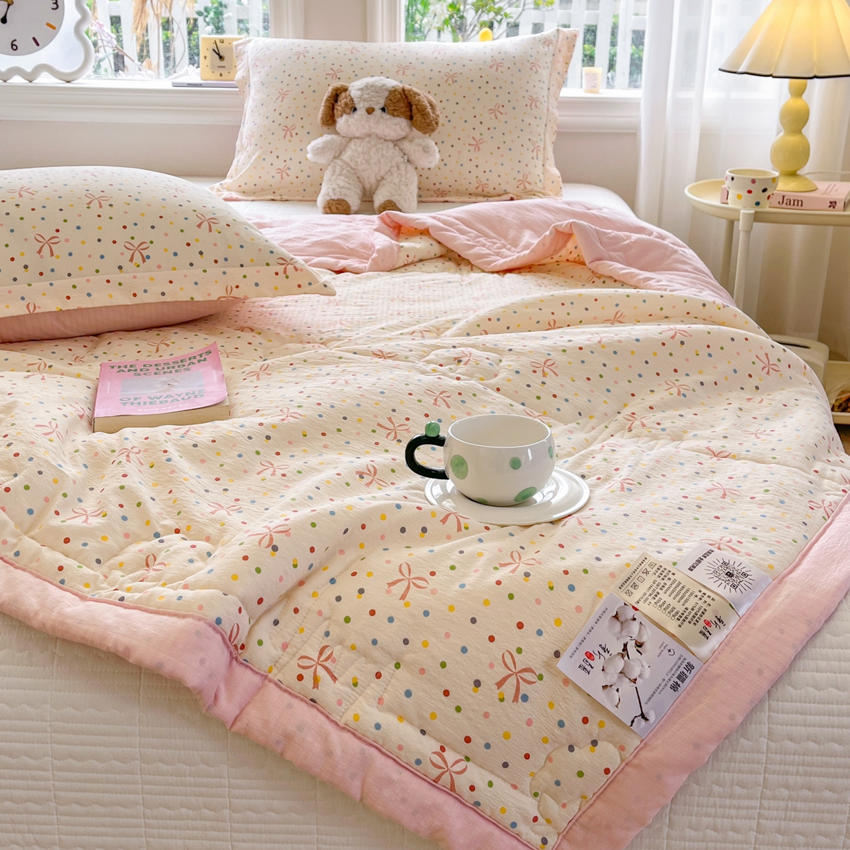 91家纺网 家纺一手货源 找家纺 优承佳生活馆 2026新款云感双层纱卡通小清新风格棉花夏被（提供买家秀） 蝴蝶结波点