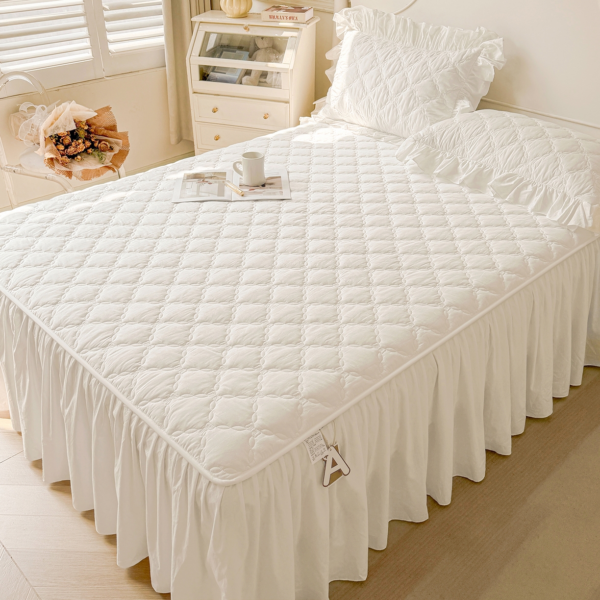 91家纺网 家纺一手货源 找家纺 佳笠家居 2026春夏新款A类韩版全棉水洗棉新疆棉花少女风床裙单件床裙单品单床裙-床拍图 床裙款-贵族白