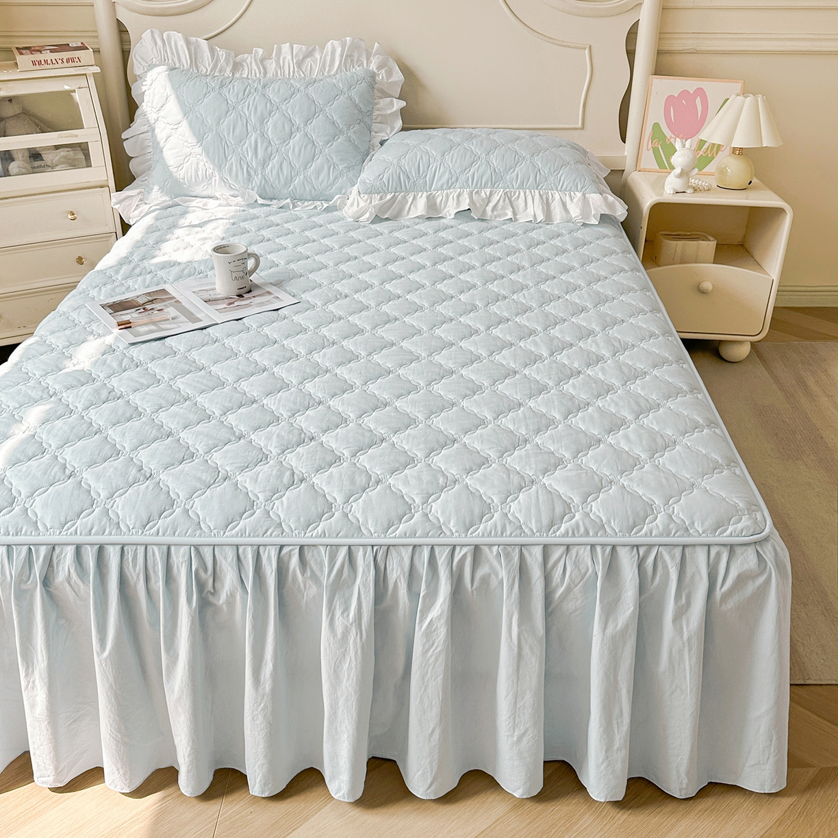 91家纺网 家纺一手货源 找家纺 佳笠家居 2026春夏新款A类韩版全棉水洗棉新疆棉花少女风床裙单件床裙单品单床裙-床拍图 床裙款-晴空蓝