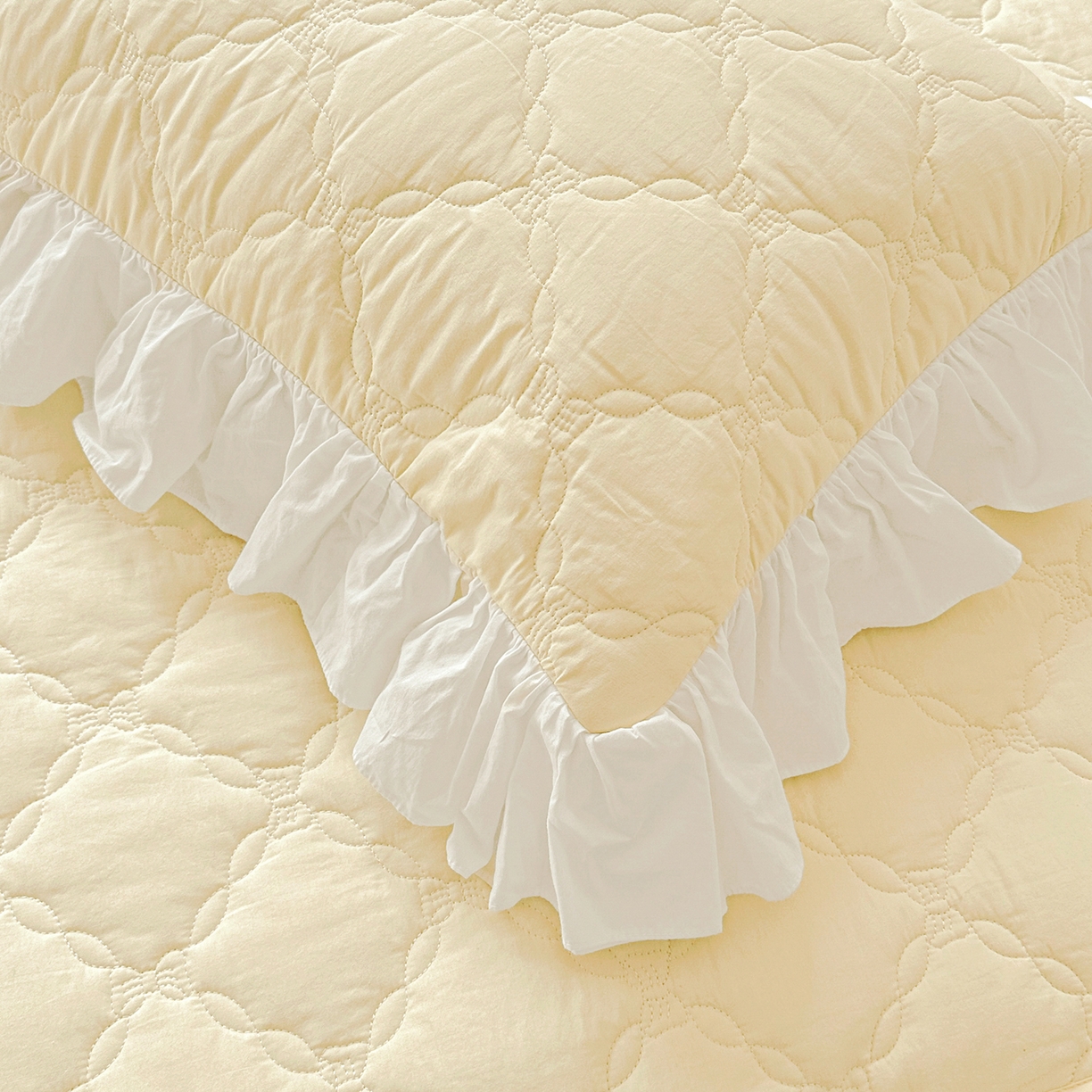 91家纺网 家纺一手货源 找家纺 佳笠家居 2026春夏新款A类韩版全棉水洗棉新疆棉花少女风床裙单件床裙单品单床裙-床拍图 床裙款-象牙黄