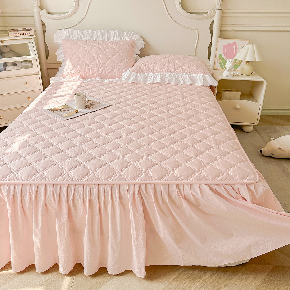 91家纺网 家纺一手货源 找家纺 佳笠家居 2026春夏新款A类韩版全棉水洗棉新疆棉花少女风床裙单件床裙单品单床裙-床拍图 床裙款-芝夏粉