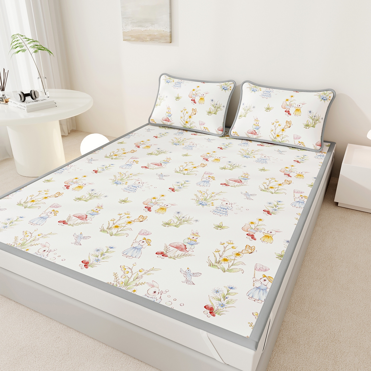 91家纺网 家纺一手货源 找家纺 家品罗兰 2026A类数码印花大版卡通冰丝凉席双人席可机洗学生宿舍空调软席三件套三明治网底 精灵小兔