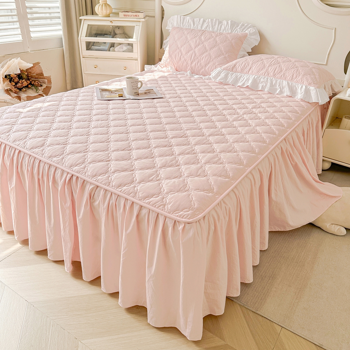 91家纺网 家纺一手货源 找家纺 佳笠家居 2026春夏新款A类韩版全棉水洗棉新疆棉花少女风床裙单件床裙单品单床裙-床拍图 床裙款-芝夏粉