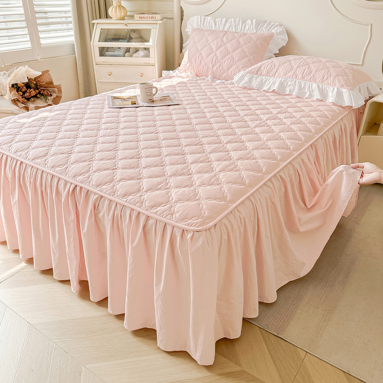 91家纺网 家纺一手货源 找家纺 佳笠家居 2026春夏新款A类韩版全棉水洗棉新疆棉花少女风床裙单件床裙单品单床裙-床拍图 床裙款-芝夏粉