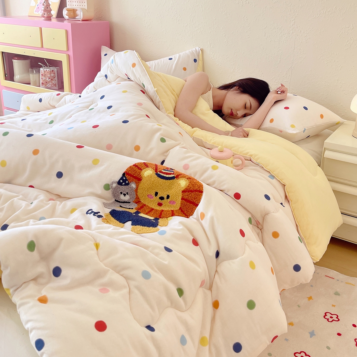 91家纺网 家纺一手货源 找家纺 （总）莱宁被业 2026新款原创设计 全棉A类双层纱毛巾绣大豆卡通儿童夏被春秋被冬被可水洗一体懒人被