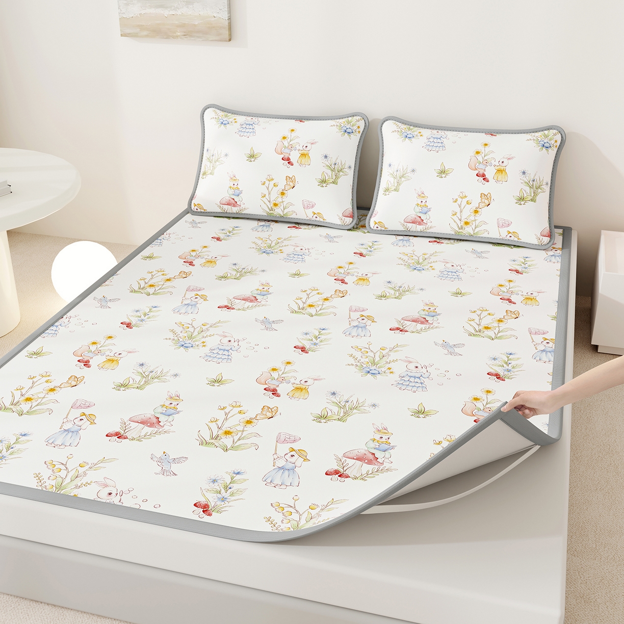 91家纺网 家纺一手货源 找家纺 家品罗兰 2026A类数码印花大版卡通冰丝凉席双人席可机洗学生宿舍空调软席三件套三明治网底 精灵小兔