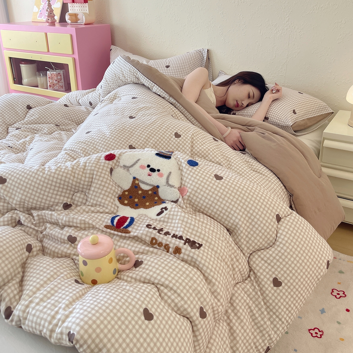 91家纺网 家纺一手货源 找家纺 （总）莱宁被业 2026新款原创设计 全棉A类双层纱毛巾绣大豆卡通儿童夏被春秋被冬被可水洗一体懒人被