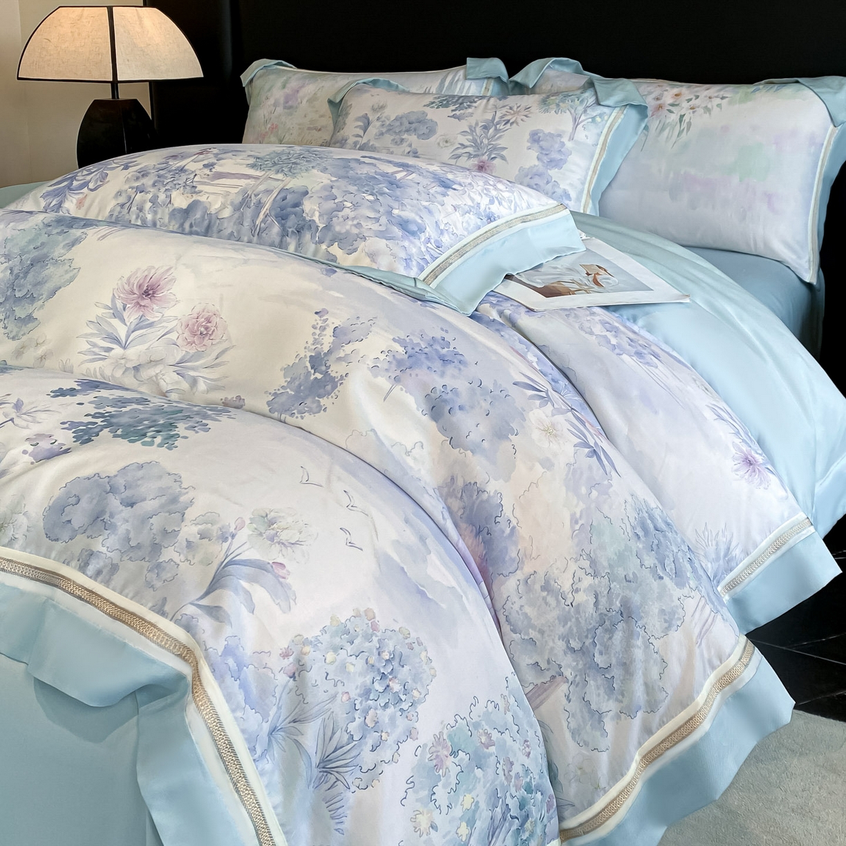 91家纺网 家纺一手货源 找家纺 博纳家纺 2026新款林间鹿语系列天丝四件套 早春-海岛蓝