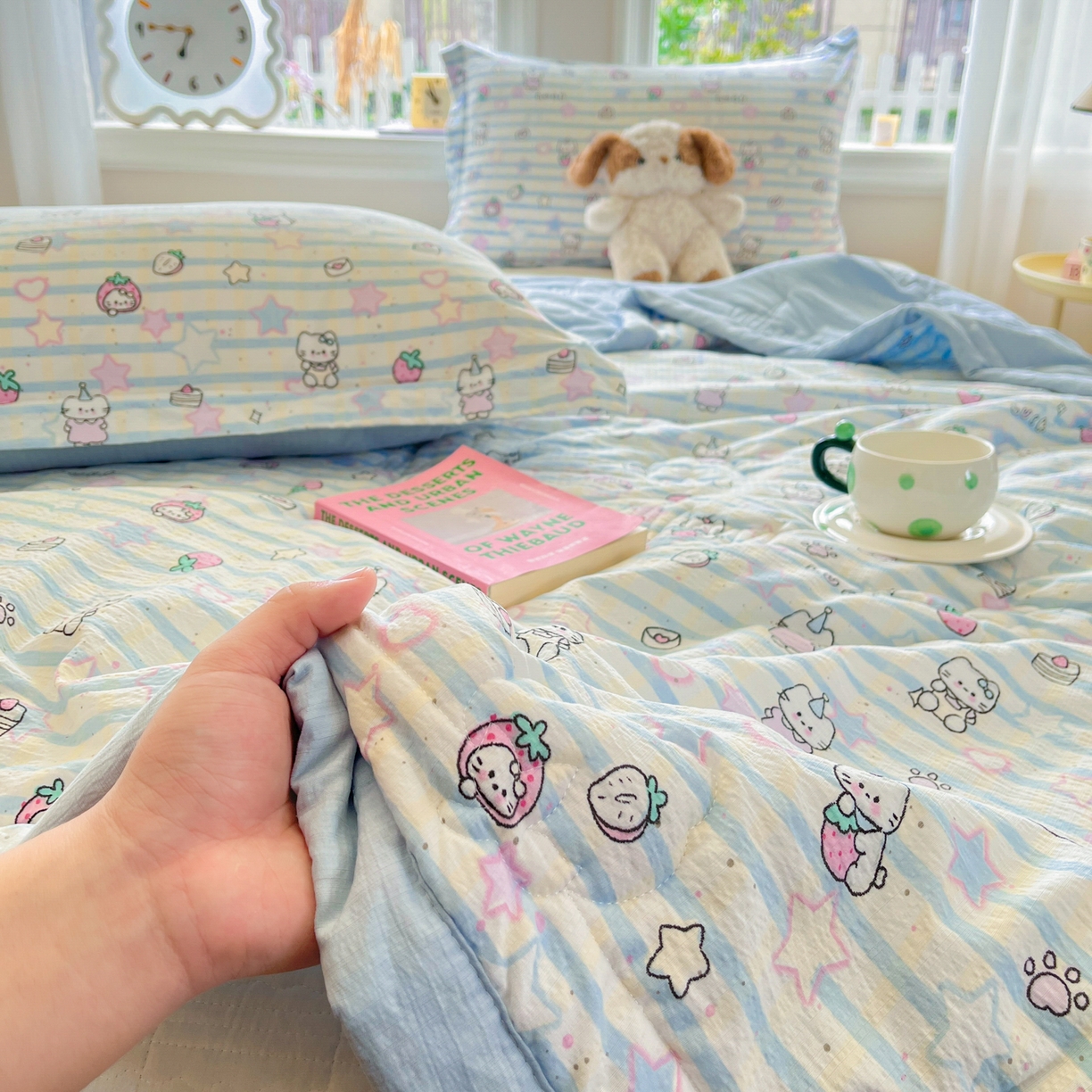 91家纺网 家纺一手货源 找家纺 优承佳生活馆 2026新款云感双层纱卡通小清新风格棉花夏被（提供买家秀） 梦幻猫咪世界