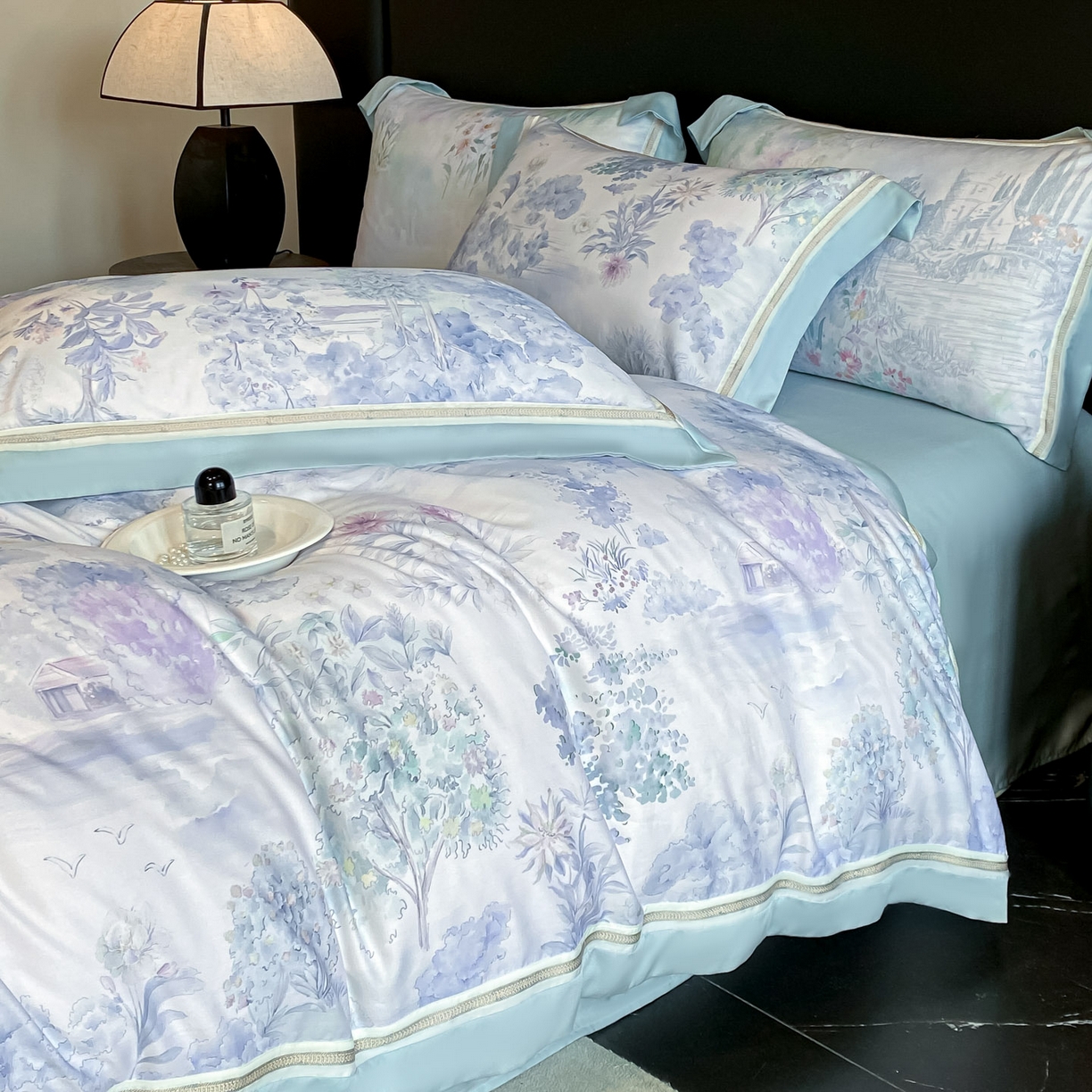 91家纺网 家纺一手货源 找家纺 博纳家纺 2026新款林间鹿语系列天丝四件套 早春-海岛蓝