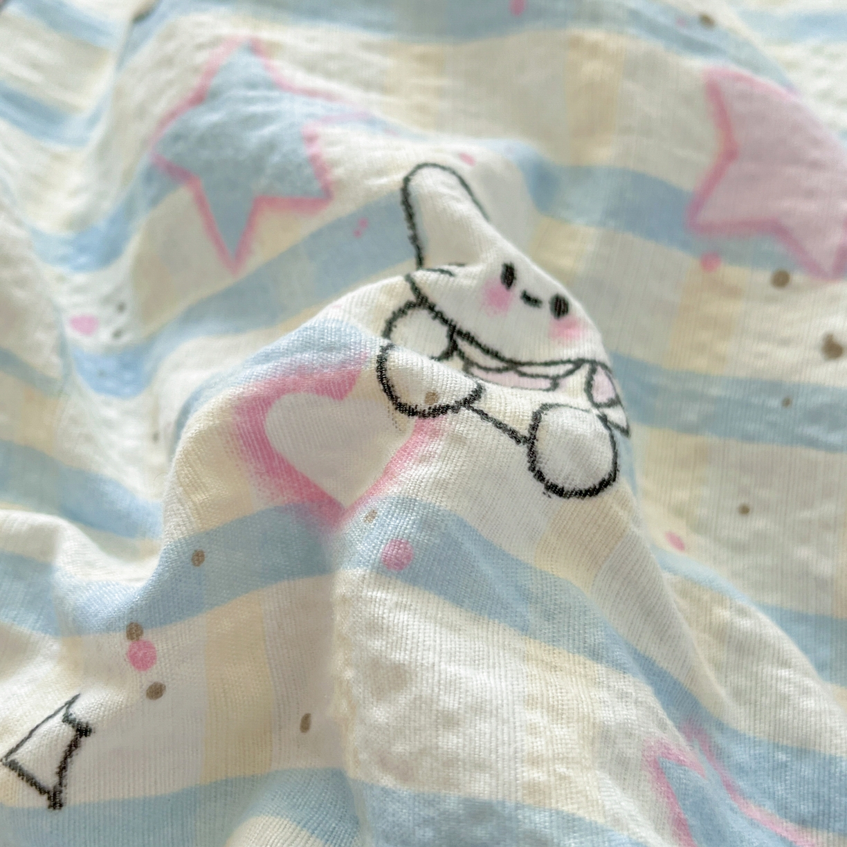 91家纺网 家纺一手货源 找家纺 优承佳生活馆 2026新款云感双层纱卡通小清新风格棉花夏被（提供买家秀） 梦幻猫咪世界