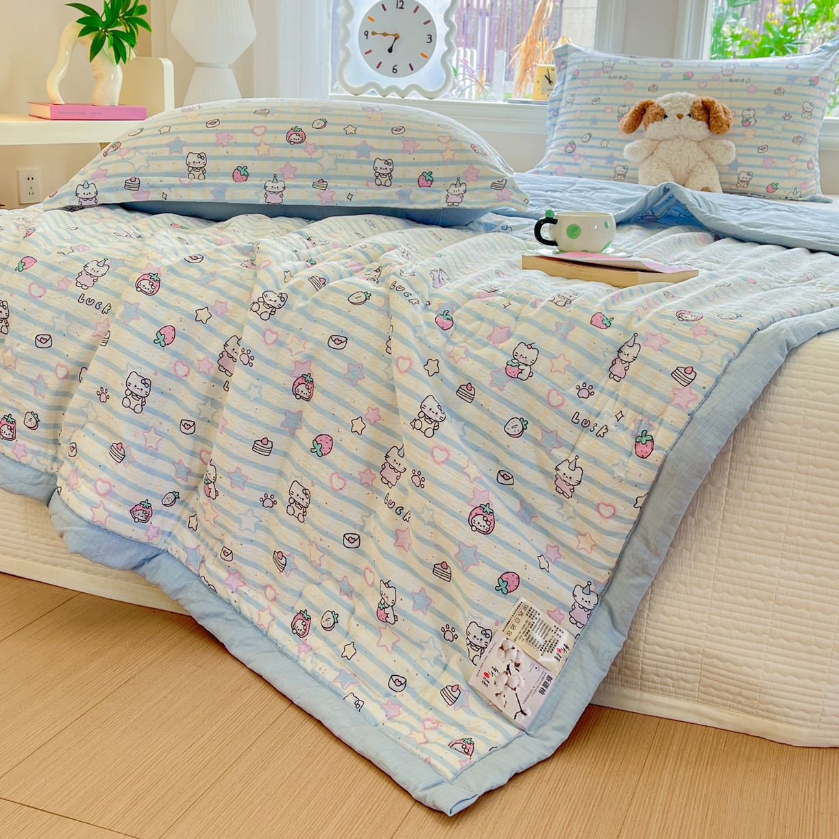 91家纺网 家纺一手货源 找家纺 优承佳生活馆 2026新款云感双层纱卡通小清新风格棉花夏被（提供买家秀） 梦幻猫咪世界