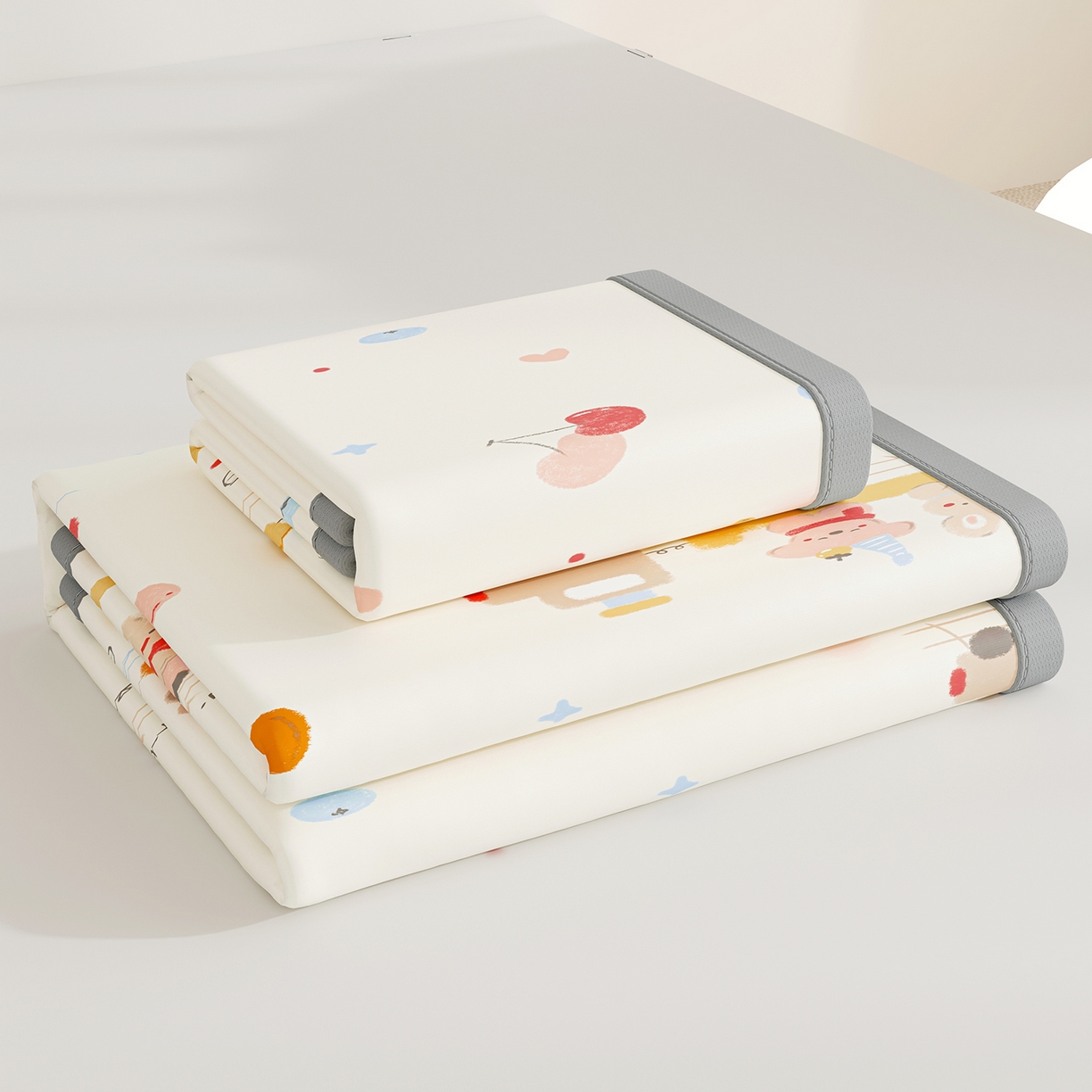 91家纺网 家纺一手货源 找家纺 家品罗兰 2026A类数码印花大版卡通冰丝凉席双人席可机洗学生宿舍空调软席三件套三明治网底 萌宝小火车