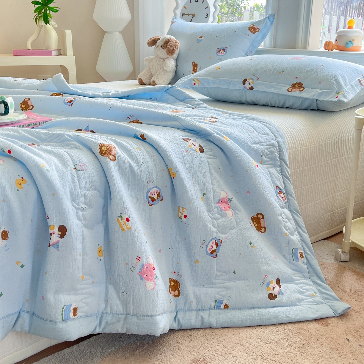 91家纺网 家纺一手货源 找家纺 优承佳生活馆 2026新款云感双层纱卡通小清新风格棉花夏被（提供买家秀） 面具舞会