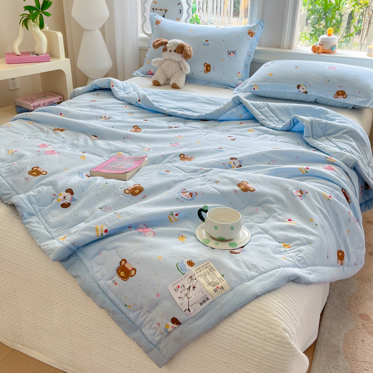 91家纺网 家纺一手货源 找家纺 优承佳生活馆 2026新款云感双层纱卡通小清新风格棉花夏被（提供买家秀） 面具舞会