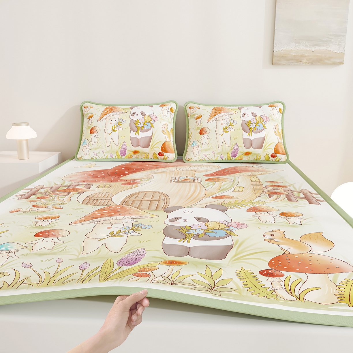 91家纺网 家纺一手货源 找家纺 家品罗兰 2026A类数码印花大版卡通冰丝凉席双人席可机洗学生宿舍空调软席三件套三明治网底 蘑菇城堡