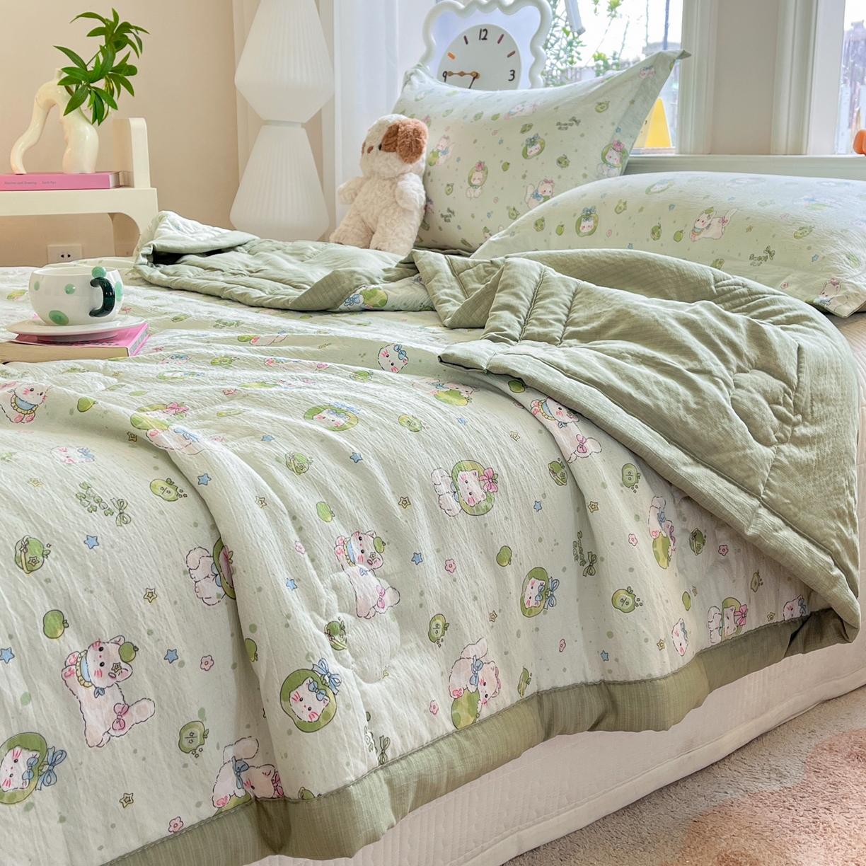 91家纺网 家纺一手货源 找家纺 优承佳生活馆 2026新款云感双层纱卡通小清新风格棉花夏被（提供买家秀） 青苹果猫咪