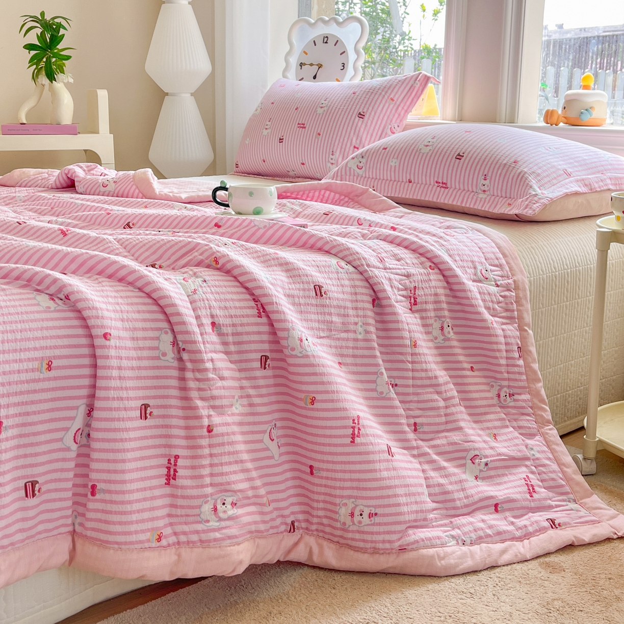 91家纺网 家纺一手货源 找家纺 优承佳生活馆 2026新款云感双层纱卡通小清新风格棉花夏被（提供买家秀） 甜点耶耶