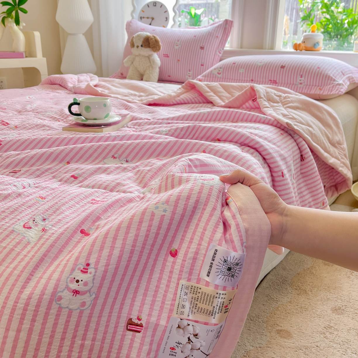 91家纺网 家纺一手货源 找家纺 优承佳生活馆 2026新款云感双层纱卡通小清新风格棉花夏被（提供买家秀） 甜点耶耶
