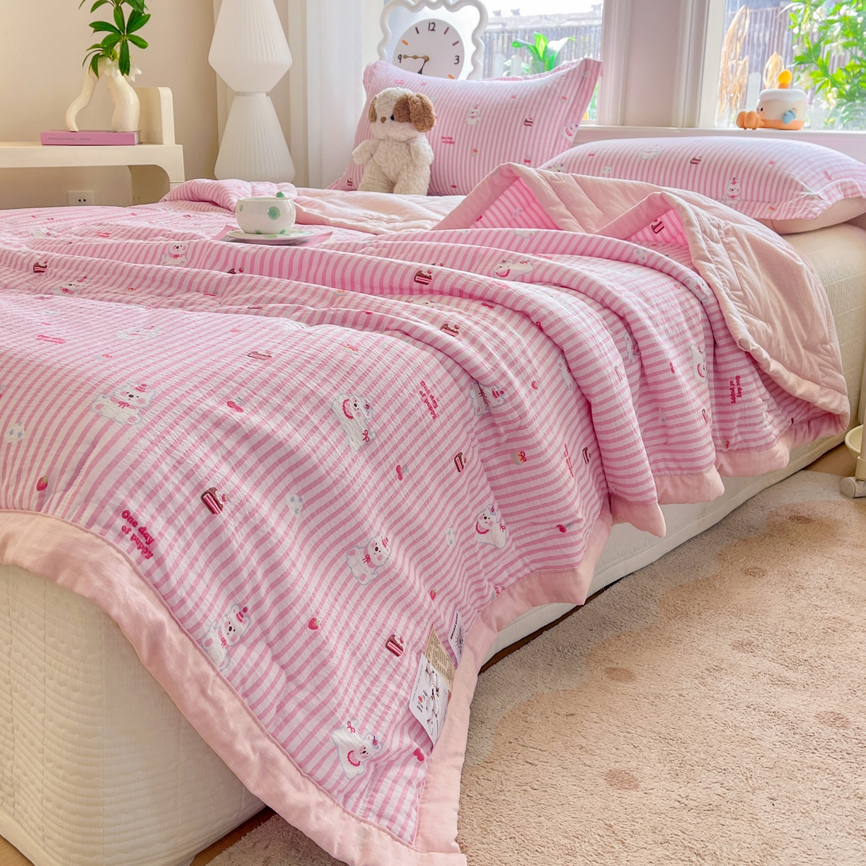91家纺网 家纺一手货源 找家纺 优承佳生活馆 2026新款云感双层纱卡通小清新风格棉花夏被（提供买家秀） 甜点耶耶