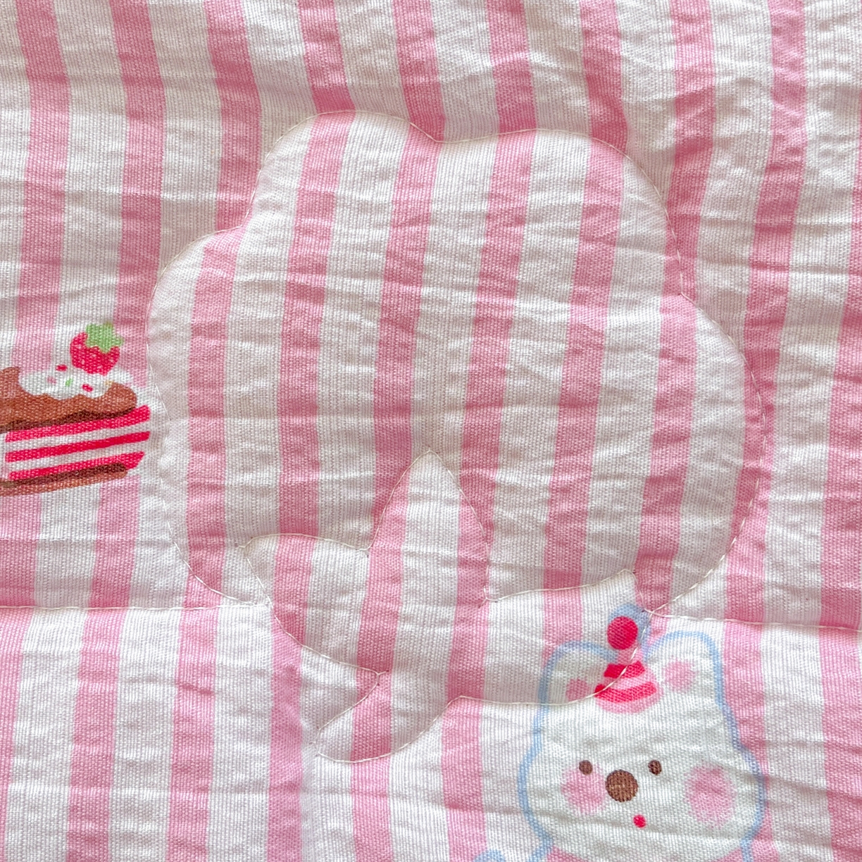 91家纺网 家纺一手货源 找家纺 优承佳生活馆 2026新款云感双层纱卡通小清新风格棉花夏被（提供买家秀） 甜点耶耶