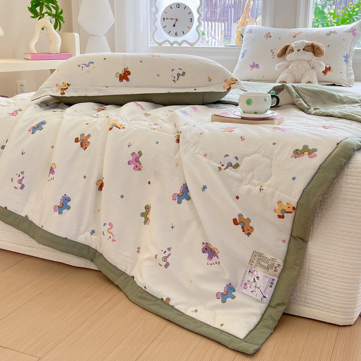 91家纺网 家纺一手货源 找家纺 优承佳生活馆 2026新款云感双层纱卡通小清新风格棉花夏被（提供买家秀） 童话小马