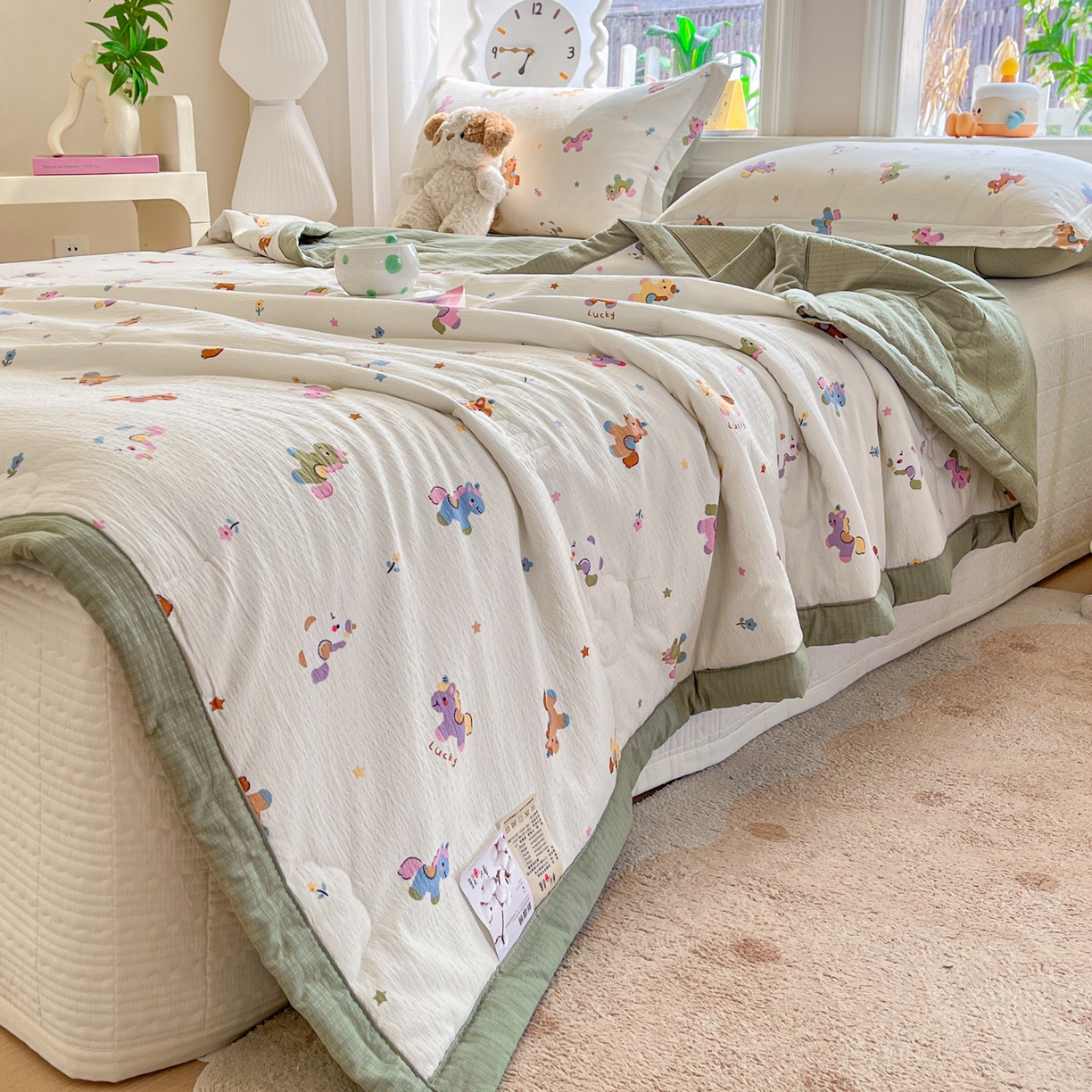 91家纺网 家纺一手货源 找家纺 优承佳生活馆 2026新款云感双层纱卡通小清新风格棉花夏被（提供买家秀） 童话小马