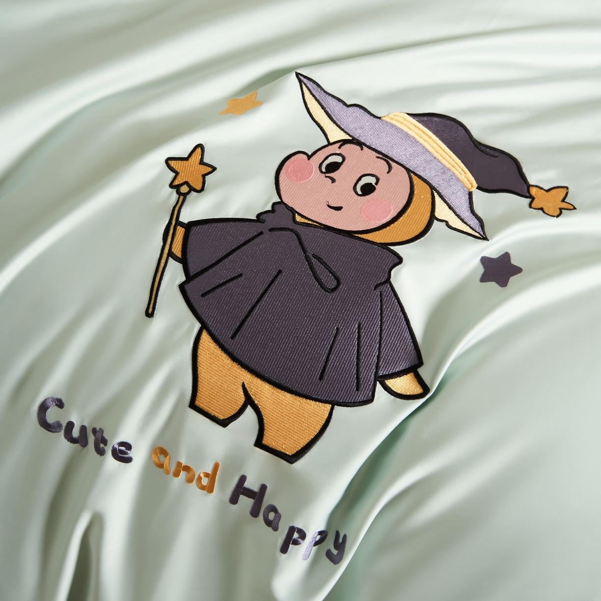 91家纺网 家纺一手货源 找家纺 慕尚家纺 2026春夏新款全棉纯棉50s贡缎绣花四件套 帽子星人绿