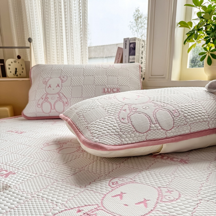 91家纺网 家纺一手货源 找家纺 爱屋及屋 2026新款冰豆豆提花凉席 粉玉