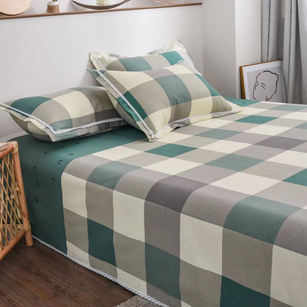 91家纺网 家纺一手货源 找家纺 仟网汇 2026新款老粗布蕾丝花边凉席席子三件套（无纺布手提包装） 绿格字母