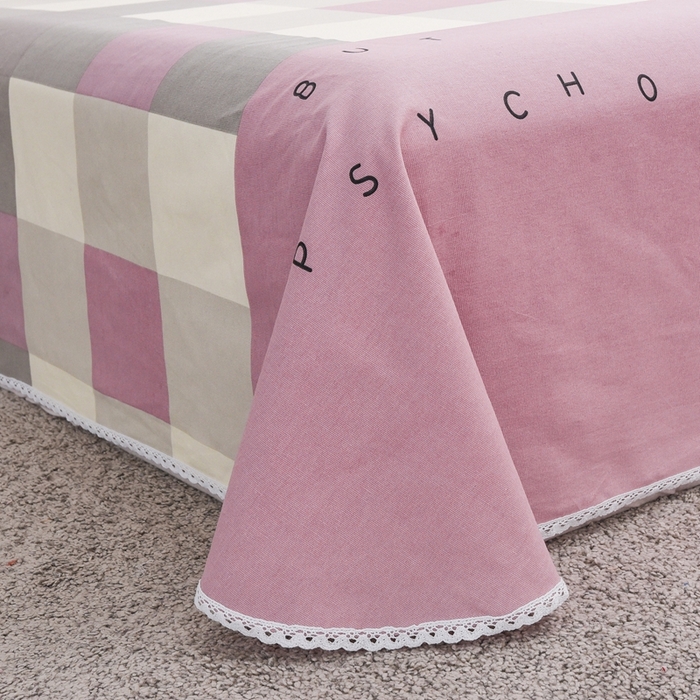 91家纺网 家纺一手货源 找家纺 仟网汇 2026新款老粗布蕾丝花边凉席席子三件套（无纺布手提包装） 格子字母粉