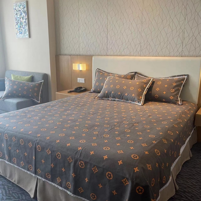 91家纺网 家纺一手货源 找家纺 仟网汇 2026新款老粗布蕾丝花边凉席席子三件套（无纺布手提包装） 欧美风尚-棕