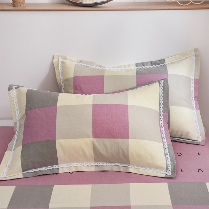 91家纺网 家纺一手货源 找家纺 仟网汇 2026新款老粗布蕾丝花边凉席席子三件套（无纺布手提包装） 格子字母粉