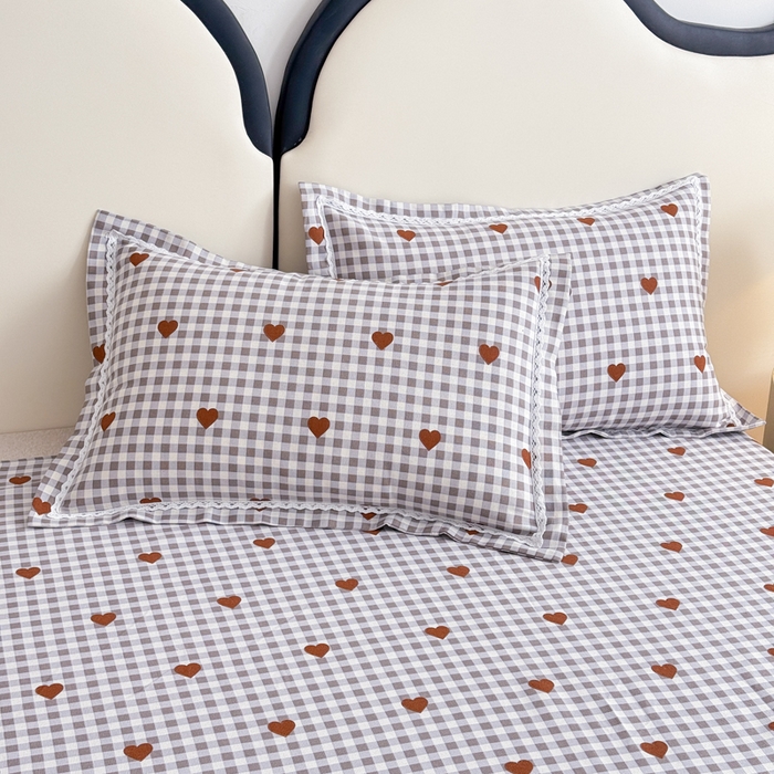 91家纺网 家纺一手货源 找家纺 仟网汇 2026新款老粗布蕾丝花边凉席席子三件套（无纺布手提包装） 格子爱心