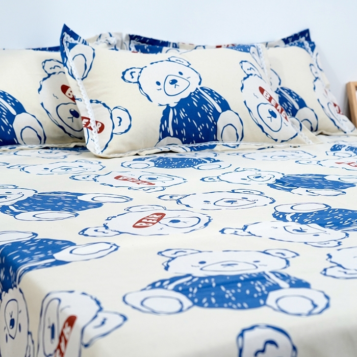 91家纺网 家纺一手货源 找家纺 仟网汇 2026新款老粗布蕾丝花边凉席席子三件套（无纺布手提包装） 泰迪熊