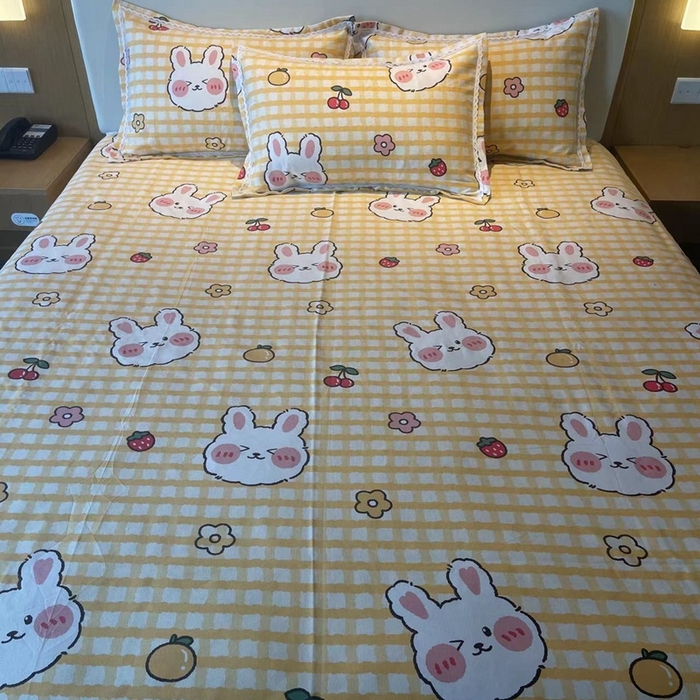 91家纺网 家纺一手货源 找家纺 仟网汇 2026新款老粗布蕾丝花边凉席席子三件套（无纺布手提包装） 水果兔