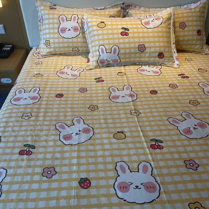 91家纺网 家纺一手货源 找家纺 仟网汇 2026新款老粗布蕾丝花边凉席席子三件套（无纺布手提包装） 水果兔