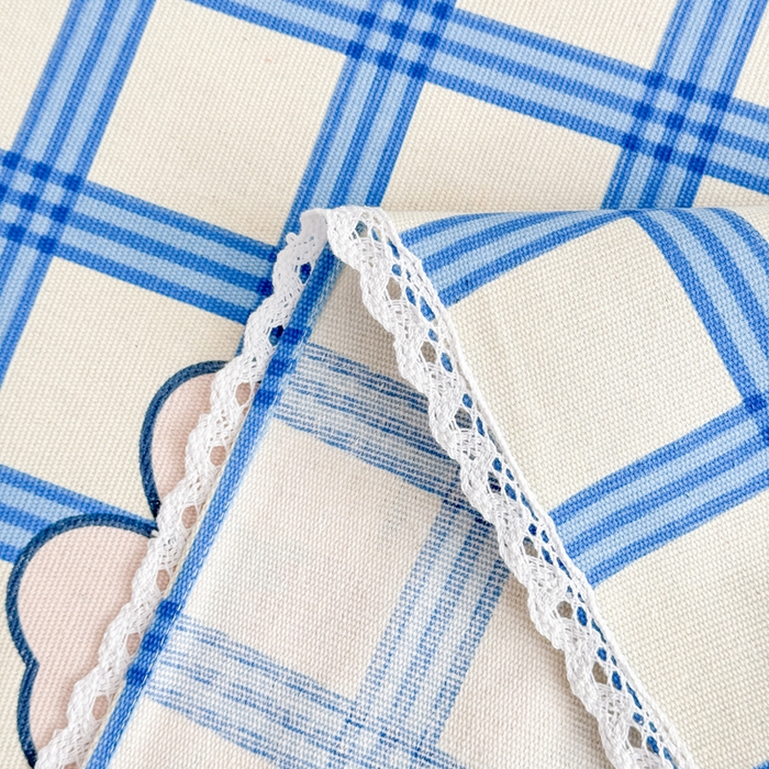 91家纺网 家纺一手货源 找家纺 仟网汇 2026新款老粗布蕾丝花边凉席席子三件套（无纺布手提包装） 幸运草莓