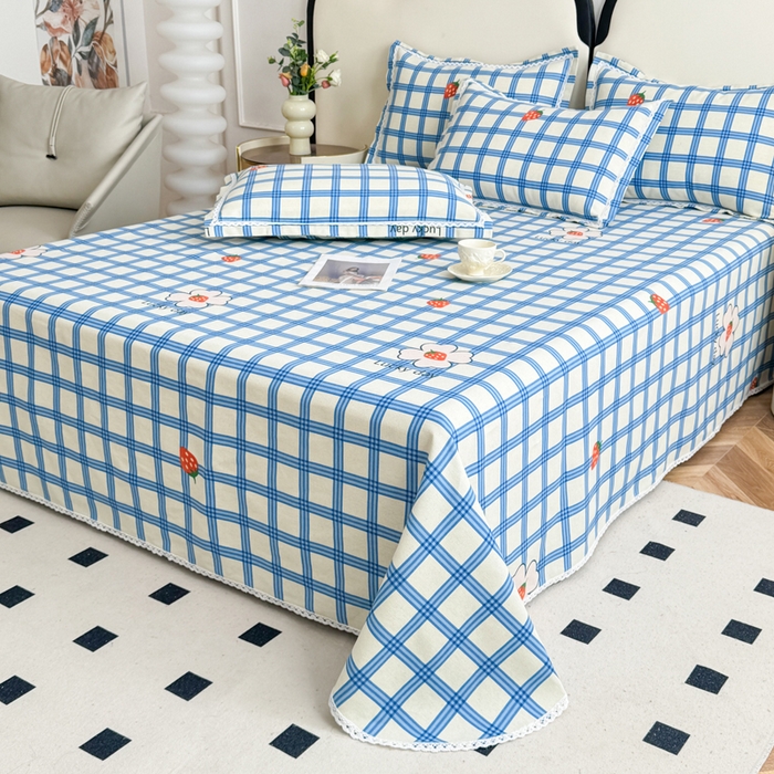 91家纺网 家纺一手货源 找家纺 仟网汇 2026新款老粗布蕾丝花边凉席席子三件套（无纺布手提包装） 幸运草莓