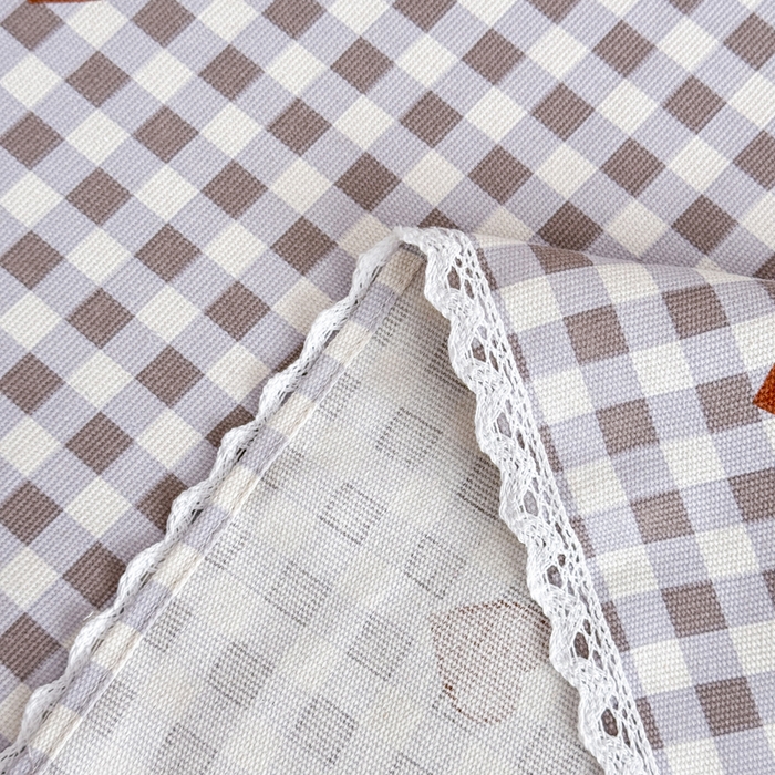 91家纺网 家纺一手货源 找家纺 仟网汇 2026新款老粗布蕾丝花边凉席席子三件套（无纺布手提包装） 格子爱心