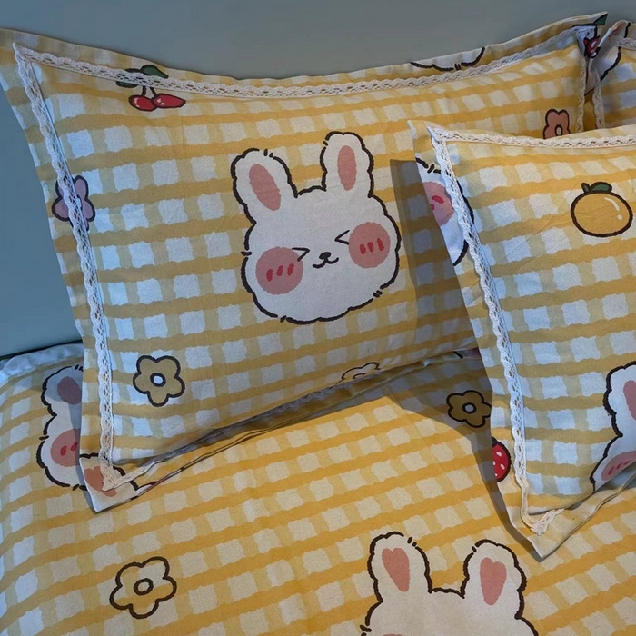 91家纺网 家纺一手货源 找家纺 仟网汇 2026新款老粗布蕾丝花边凉席席子三件套（无纺布手提包装） 水果兔