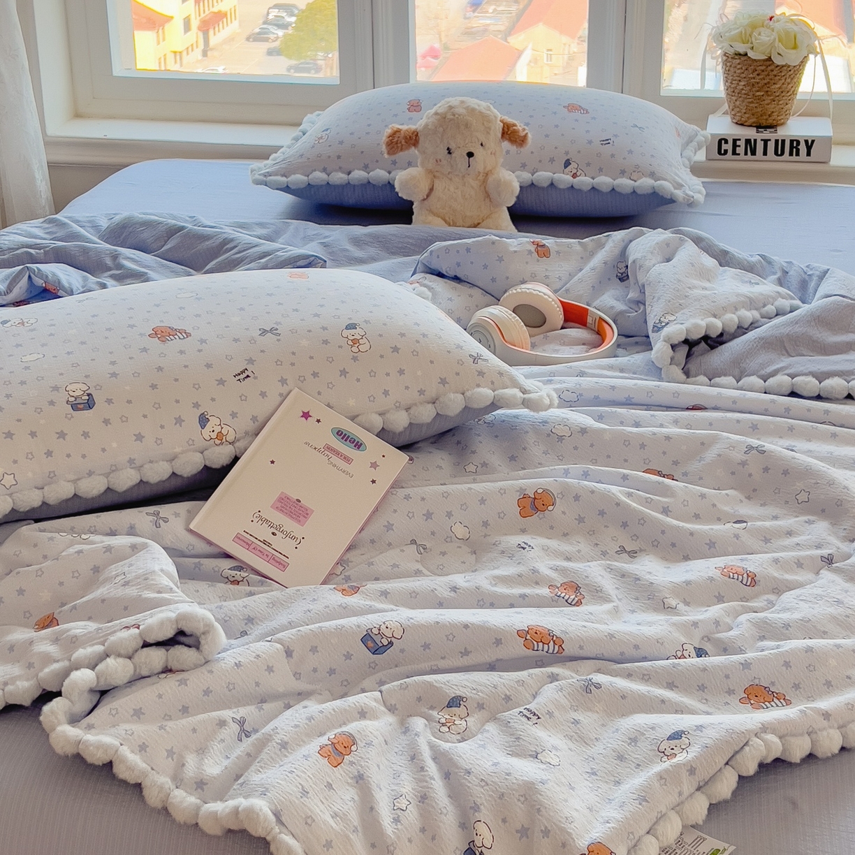 91家纺网 家纺一手货源 找家纺 宝士康家纺 2026新款10A抗菌毛球花边邹邹纱夏被 蓝星狗