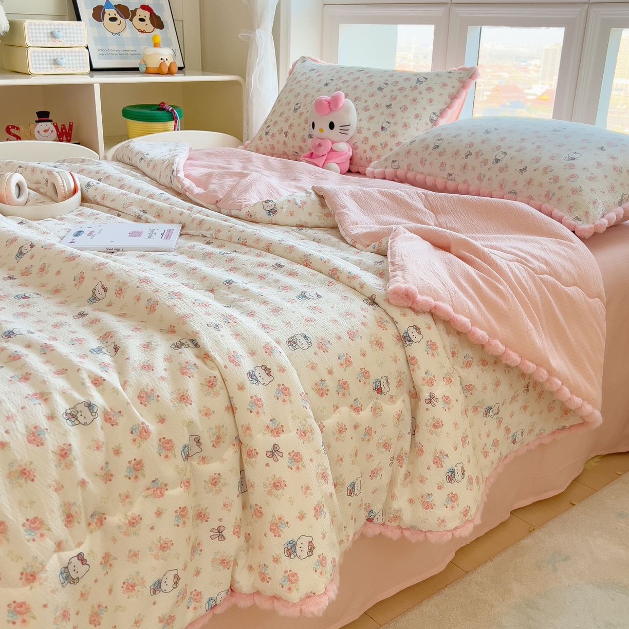 91家纺网 家纺一手货源 找家纺 宝士康家纺 2026新款10A抗菌毛球花边邹邹纱夏被 萌兔花园