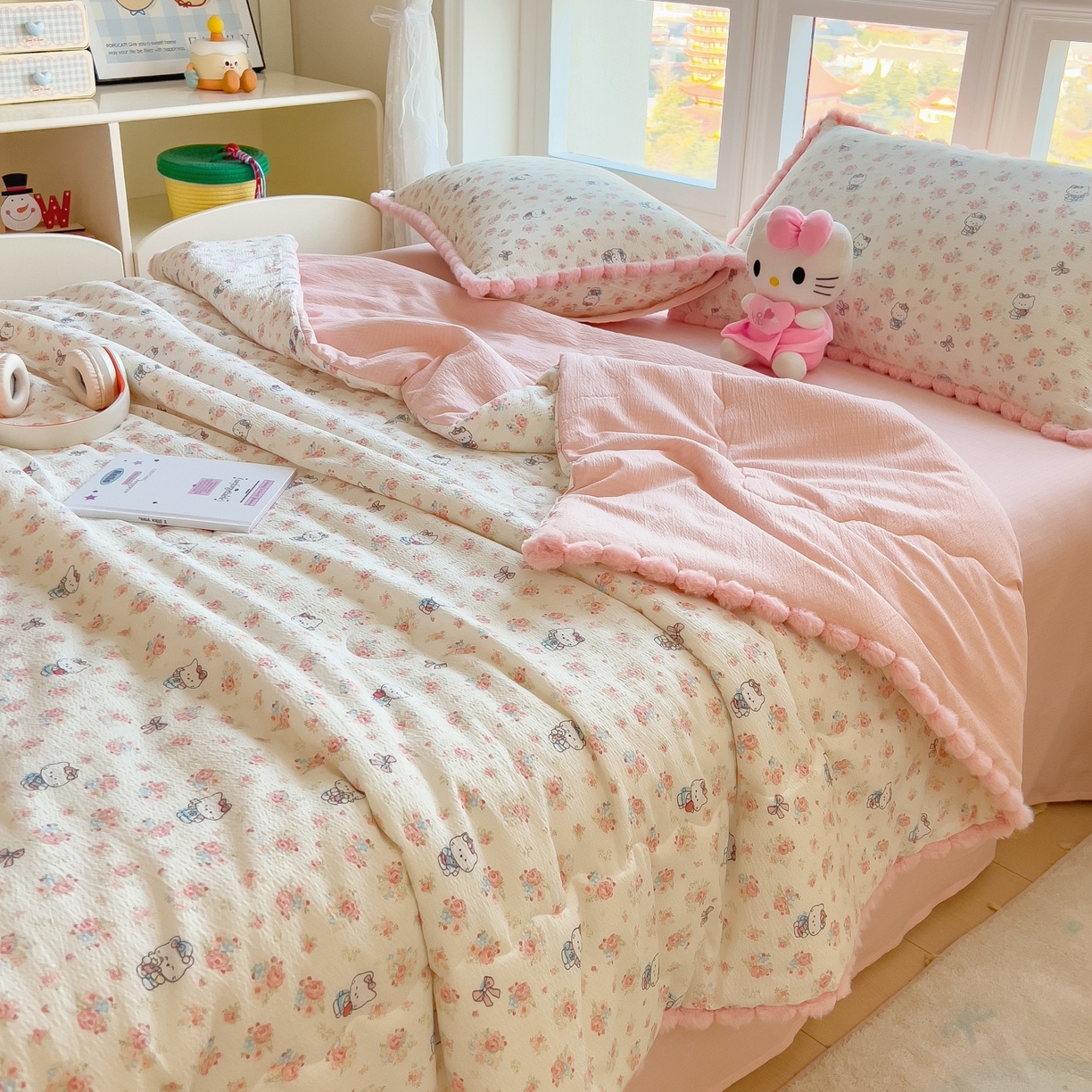 91家纺网 家纺一手货源 找家纺 宝士康家纺 2026新款10A抗菌毛球花边邹邹纱夏被 萌兔花园