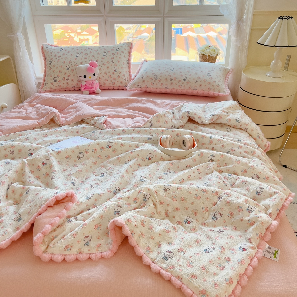 91家纺网 家纺一手货源 找家纺 宝士康家纺 2026新款10A抗菌毛球花边邹邹纱夏被 萌兔花园