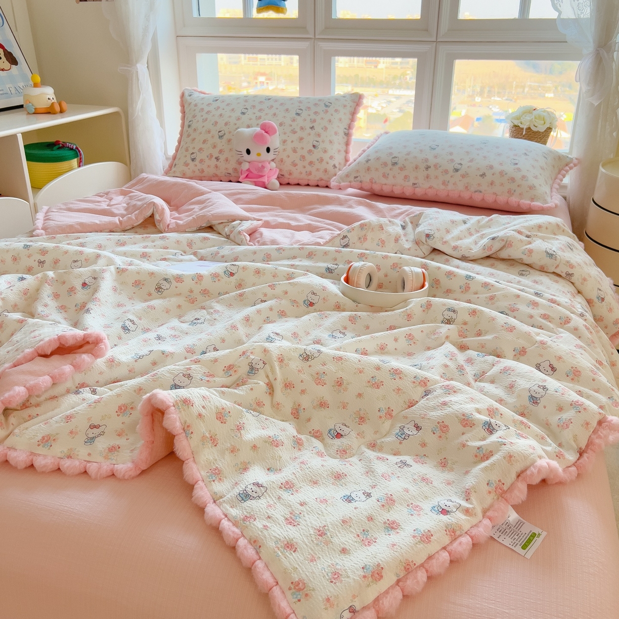 91家纺网 家纺一手货源 找家纺 宝士康家纺 2026新款10A抗菌毛球花边邹邹纱夏被 萌兔花园