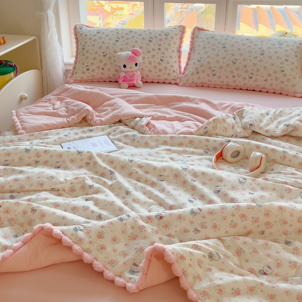 91家纺网 家纺一手货源 找家纺 宝士康家纺 2026新款10A抗菌毛球花边邹邹纱夏被 萌兔花园