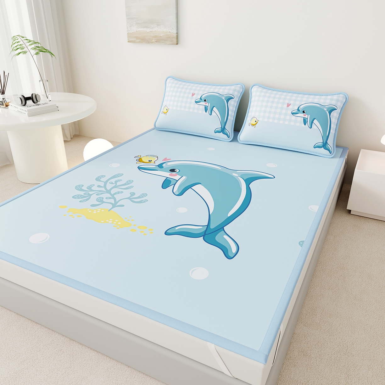 91家纺网 家纺一手货源 找家纺 奇丝雅 2026A类数码印花大版卡通冰丝凉席双人席可机洗学生宿舍空调软席三件套三明治网底 海豚奇遇