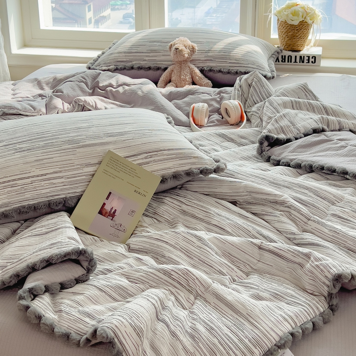 91家纺网 家纺一手货源 找家纺 宝士康家纺 2026新款10A抗菌毛球花边邹邹纱夏被 素锦纹