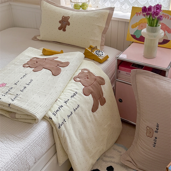 91家纺网 家纺一手货源 找家纺 暖生活 2026新款工艺款全棉水洗棉夏被四件套夏凉被空调被 快乐小熊